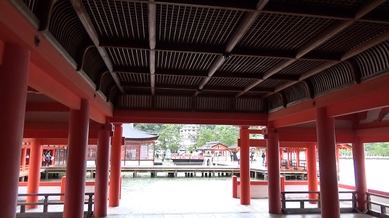 雨の日にお参りした宮島の厳島神社
