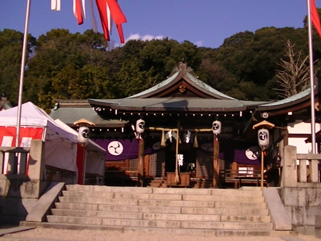鶴羽根神社
