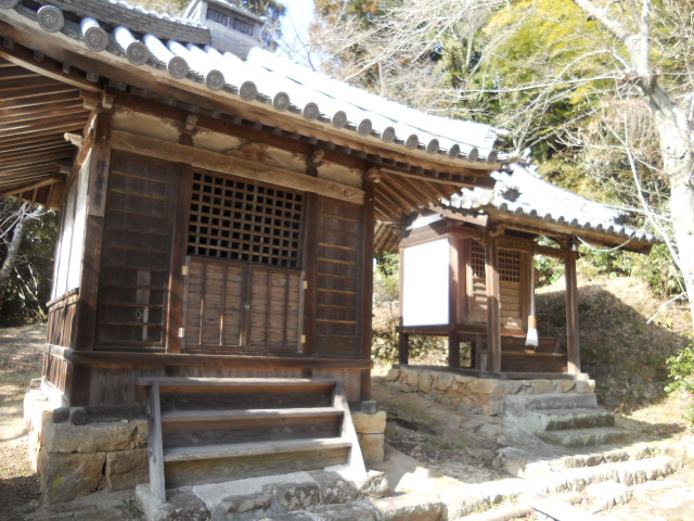 行者堂と粟島神社