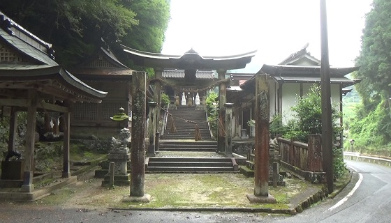 辰口八幡神社