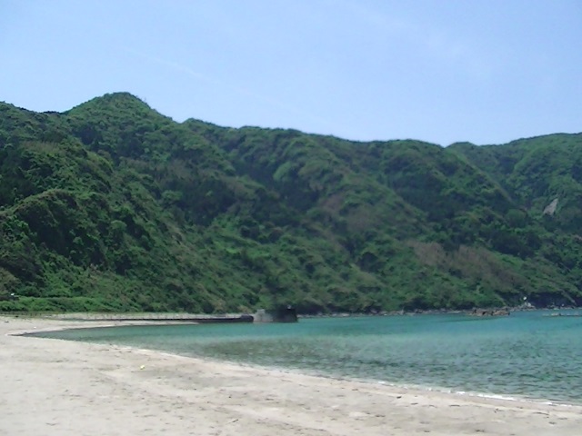 古浦の砂浜