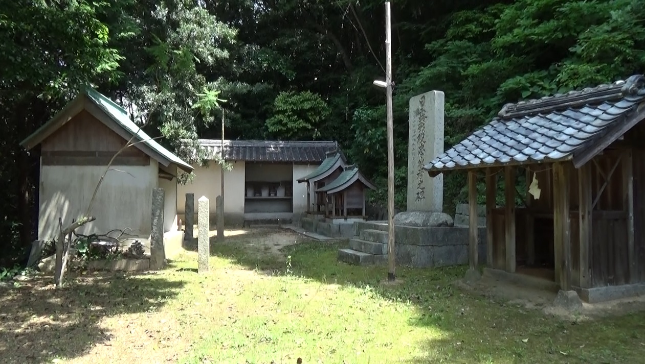 柱島の賀茂神社と新宮鼻　　.