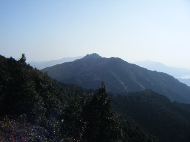 琴石山