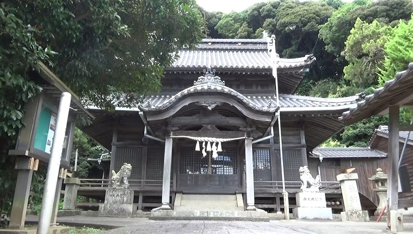 �}�����{